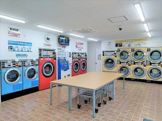 コインランドリー/ピエロ313号日進通店 店内