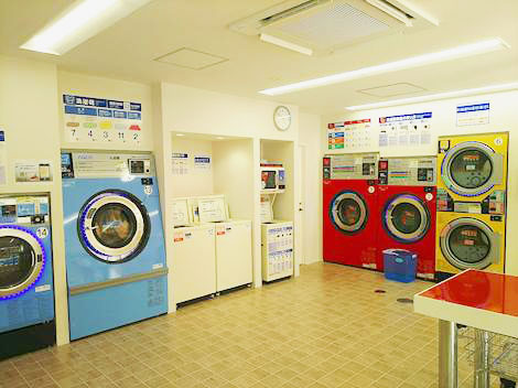 コインランドリー/ピエロ102号新田町店 店内