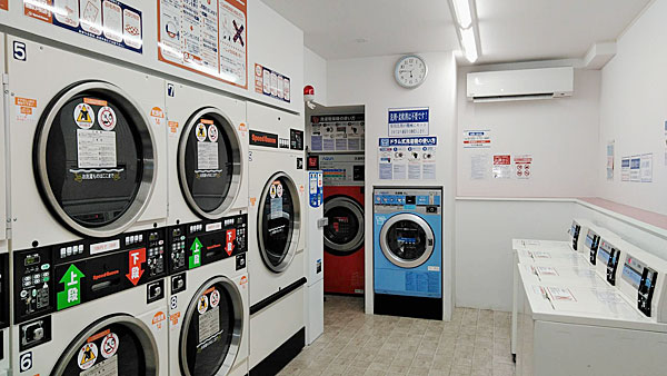 コインランドリー/ピエロ69号末広店 店内