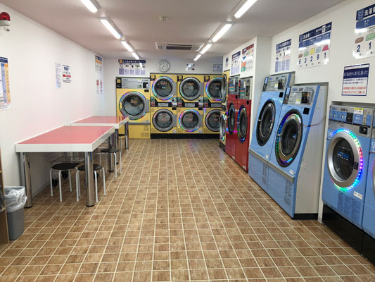 コインランドリー/ピエロ90号夏見台店 店内