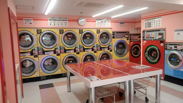 コインランドリー/ピエロ122号笹野台店 店内