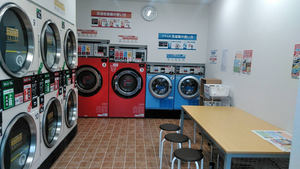コインランドリー/ピエロ152号下沼部店 店内