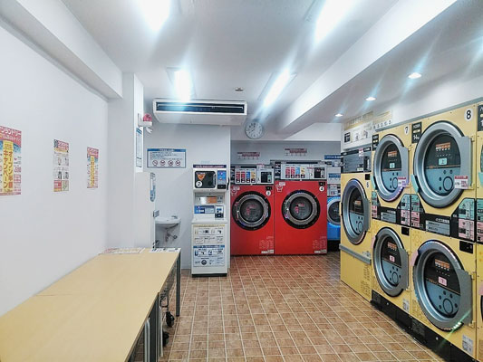 コインランドリー/ピエロ158号立町店 店内