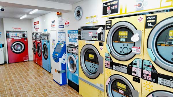 コインランドリー/ピエロ324号戸部町店 店内