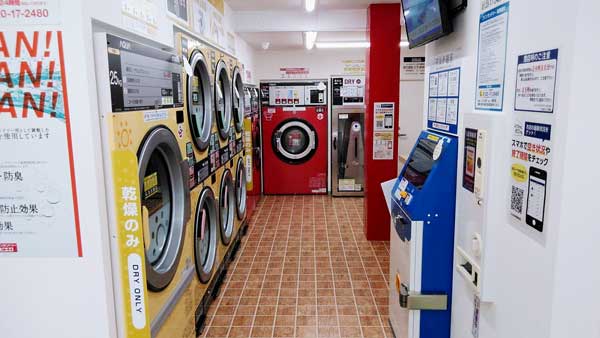 コインランドリー/ピエロ348号新作店 店内