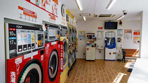 コインランドリー/ピエロ350号宿河原店 店内
