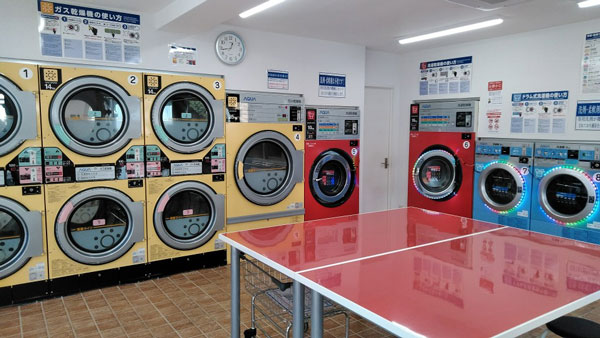コインランドリー/ピエロ71号相模台店 店内