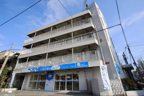 コインランドリーLaundryplus外観