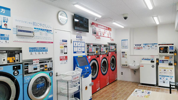コインランドリー/ピエロ258号高見店 店内