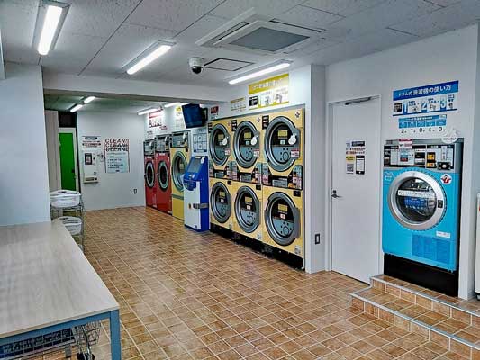 コインランドリー/ピエロ290号元今里店 店内