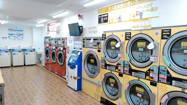 コインランドリー/ピエロ361号新高店 店内