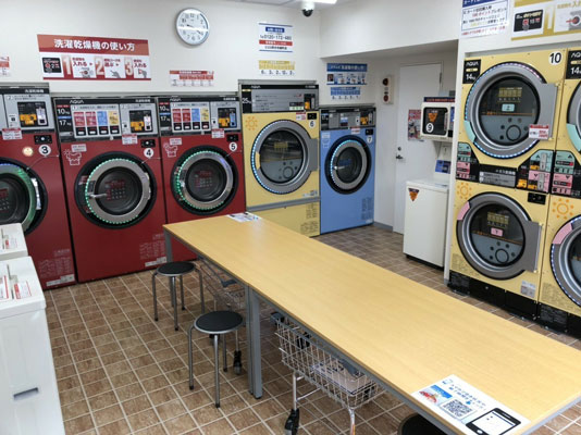 コインランドリー/ピエロ183号所沢市緑町店 店内