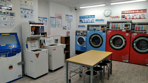 コインランドリー/ピエロ203号辻店 店内