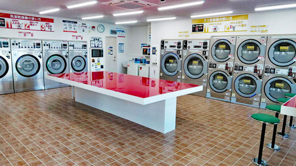 コインランドリー/ピエロ289号榎町店 店内