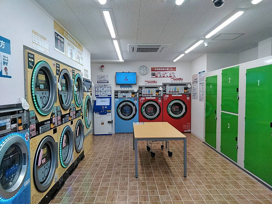 コインランドリー/ピエロ293号花栗店 店内