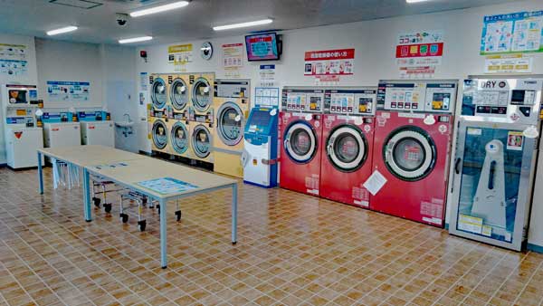 コインランドリー/ピエロ390号志木本町店 店内