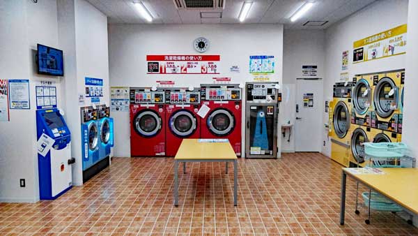 コインランドリー/ピエロ423号藤枝清里店 店内