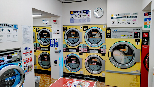 コインランドリー/ピエロ114号東駒形店 店内