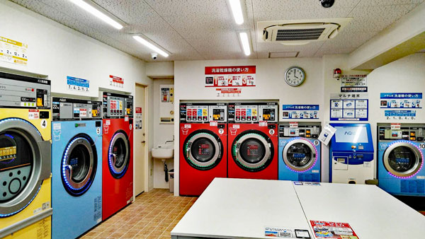 コインランドリー/ピエロ228号大和町店 店内