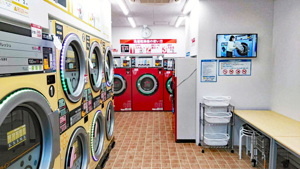 コインランドリー/ピエロ256号三好店 店内