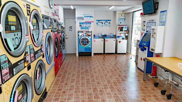コインランドリー/ピエロ287号綾瀬4丁目店 店内
