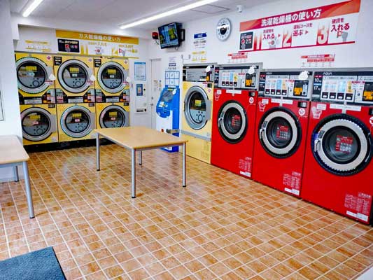 コインランドリー/ピエロ336号東日暮里店 店内