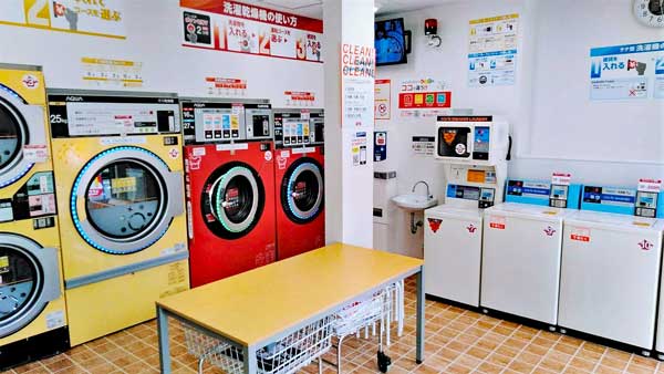 コインランドリー/ピエロ342号西保木間店 店内