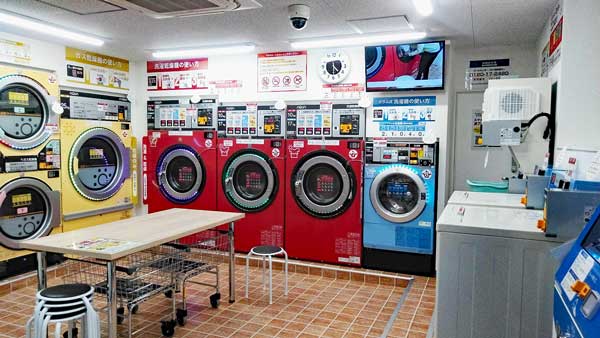コインランドリー/ピエロ345号西落合1丁目店 店内
