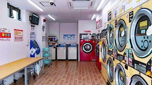 コインランドリー/ピエロ351号六町店 店内