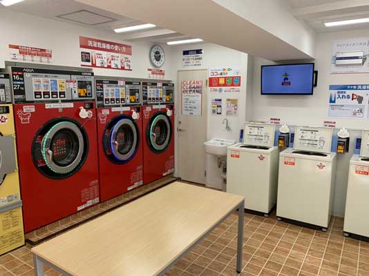 コインランドリー/ピエロ353号東大前店 店内