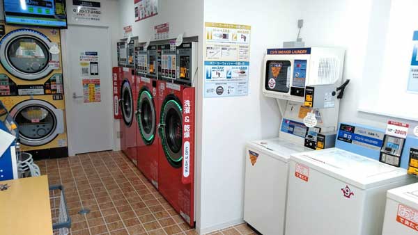 コインランドリー/ピエロ356号碑文谷店 店内