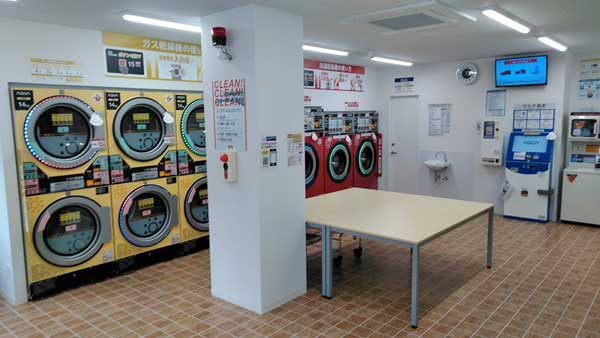 コインランドリー/ピエロ364号王子本町店 店内
