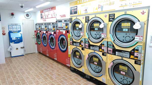 コインランドリー/ピエロ370号台東店 店内