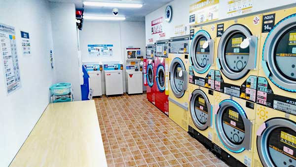 コインランドリー/ピエロ380号花畑店 店内