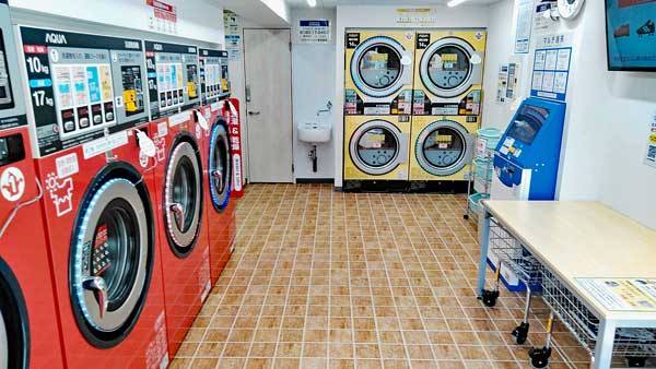 コインランドリー/ピエロ389号東池袋店 店内