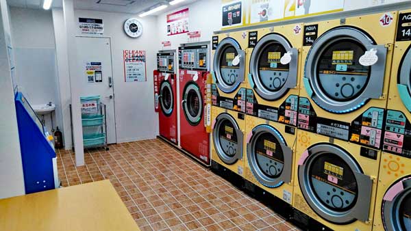 コインランドリー/ピエロ407号玉川学園店 店内