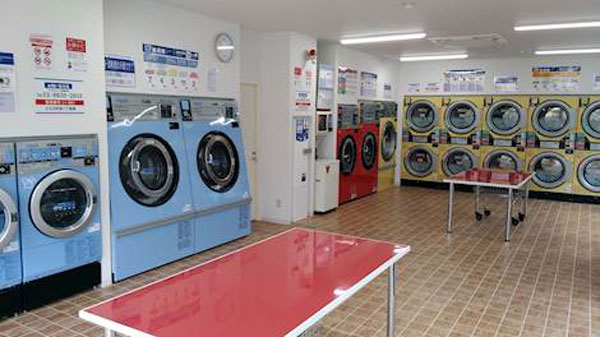 コインランドリー/ピエロ79号代田1丁目店 店内