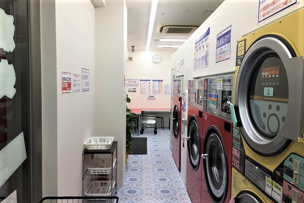 コインランドリー/ピエロ37号西新井店 店内